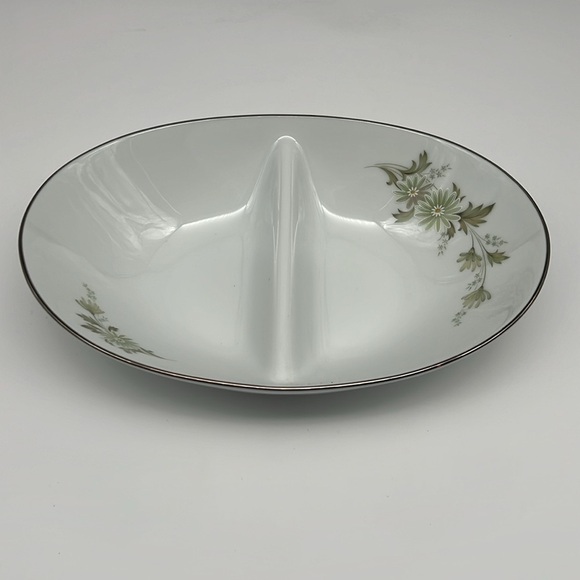 Noritake Soroya 6853 Divided Oval Serving‎ Dish Light Green Daisy Floral Pattern - Picture 1 of 9